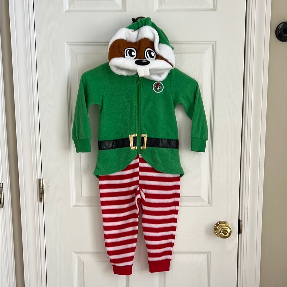 Buc-ee’s Festive Green and Red Holiday Onesie